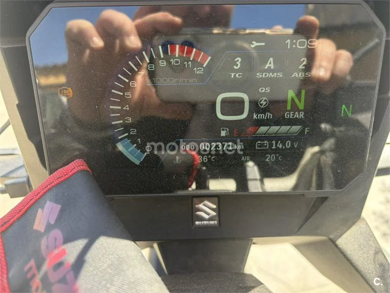 Suzuki V-Strom 800 – Vista 2