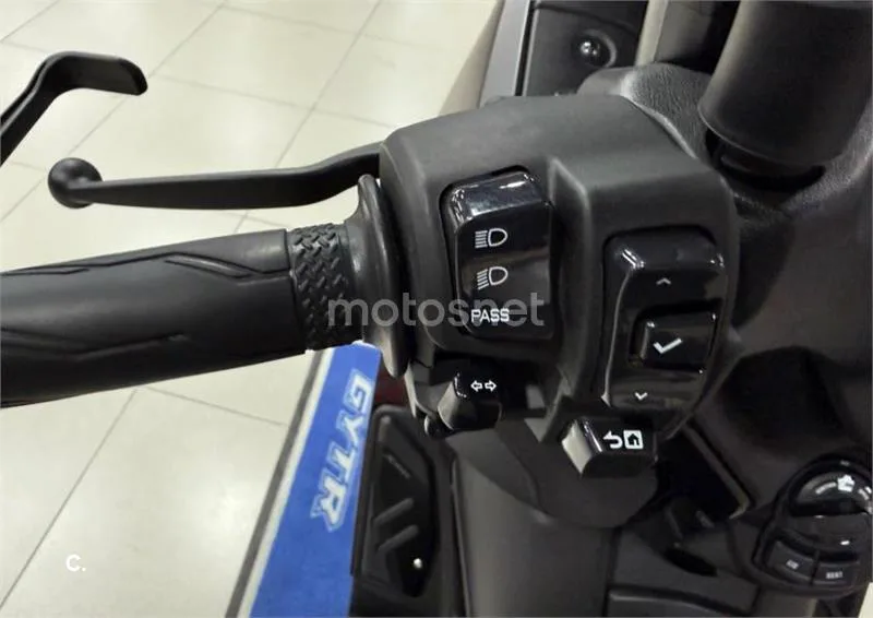 Yamaha XMAX 300 – Vista 4