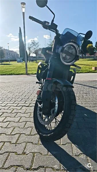 Husqvarna Svartpilen 125 – Vista 2