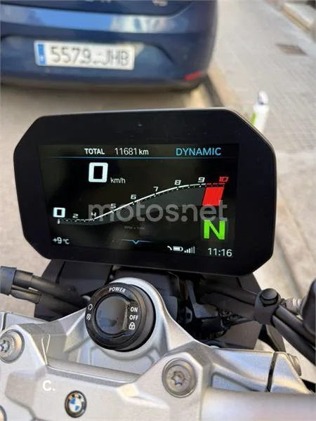 BMW F 900 R – Vista 3