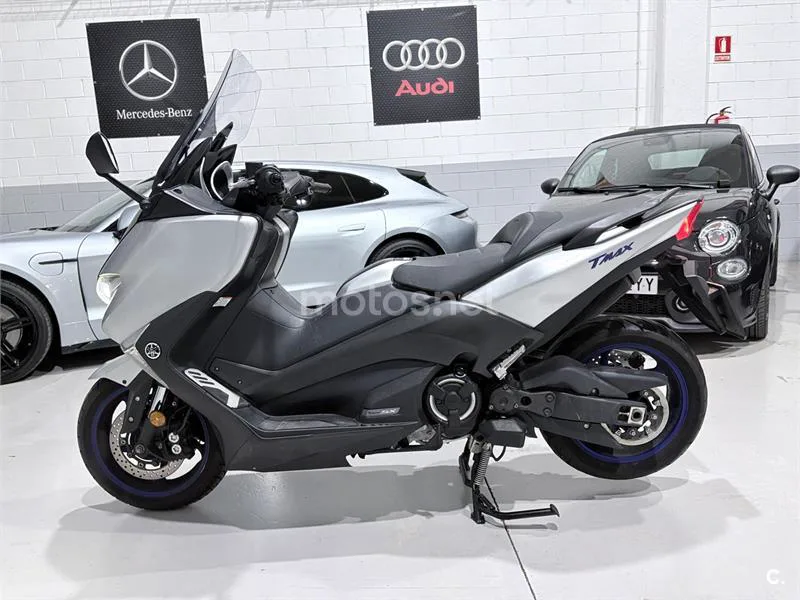 Yamaha TMAX – Vista 2