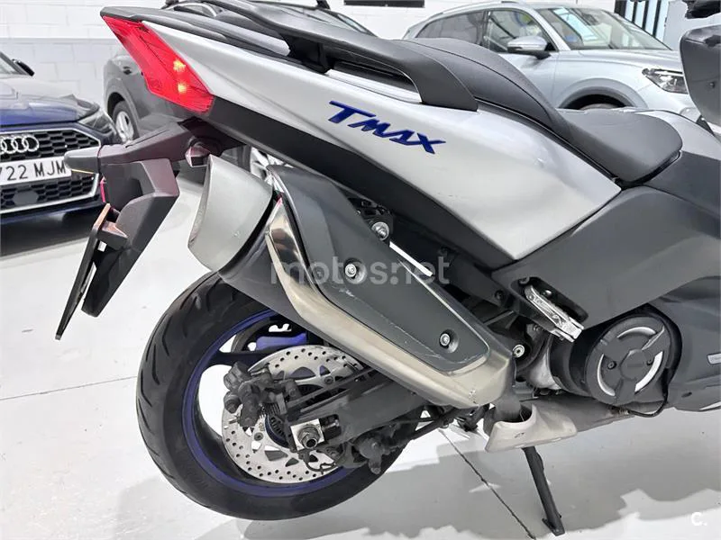 Yamaha TMAX – Vista 5