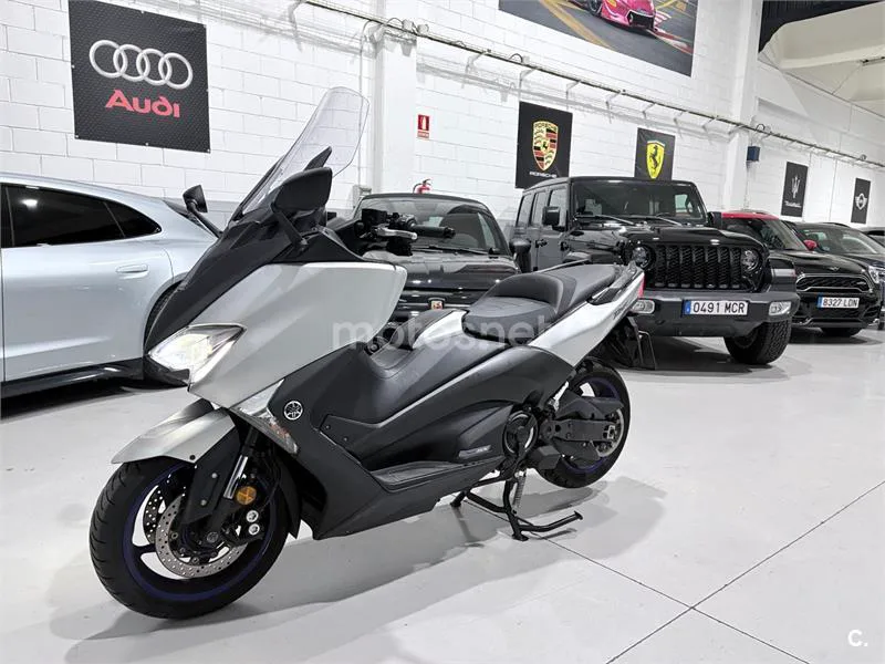 Yamaha TMAX – Vista 10