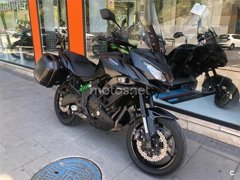 Kawasaki Versys – Vista 17