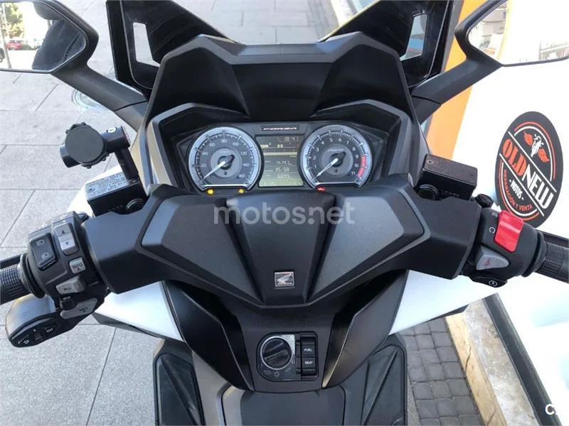 Honda Forza 350 – Vista 11