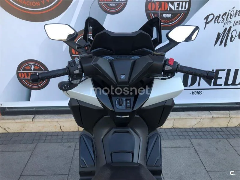 Honda Forza 350 – Vista 12
