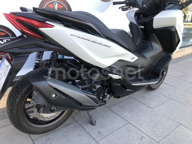 Honda Forza 350 – Vista 16