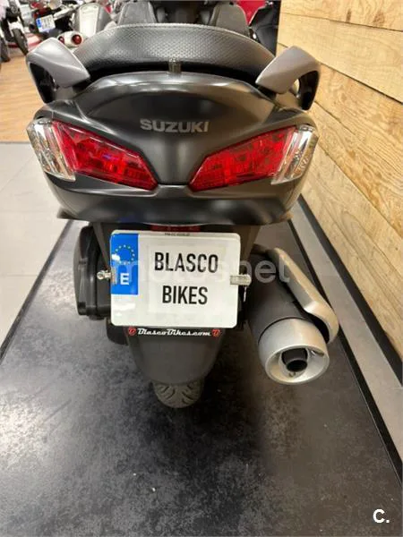 Suzuki Burgman 200 – Vista 15