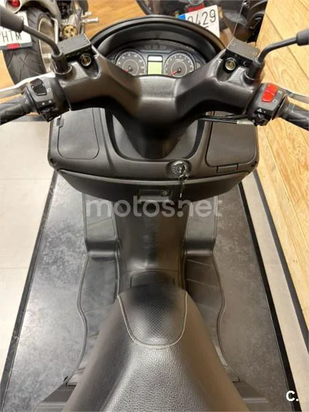 Suzuki Burgman 200 – Vista 17