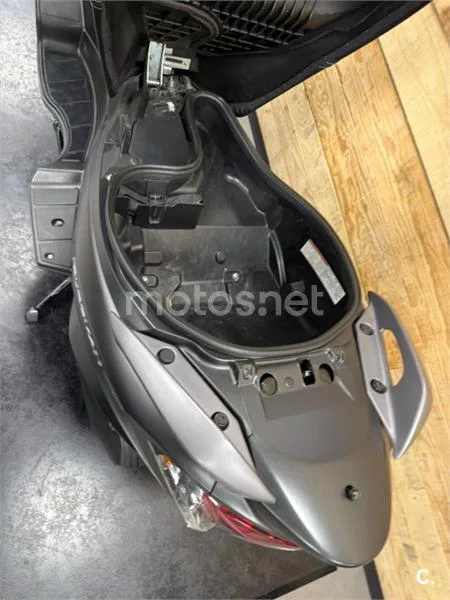 Suzuki Burgman 200 – Vista 20