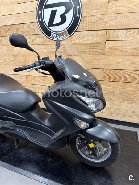 Suzuki Burgman 200 – Vista 26