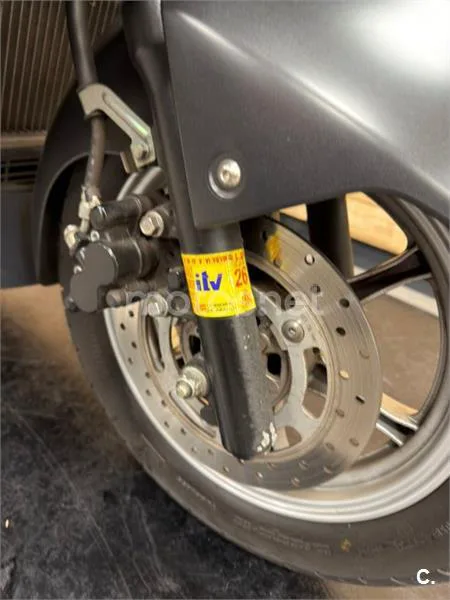 Suzuki Burgman 200 – Vista 28