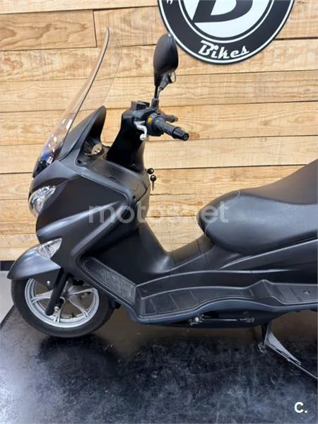 Suzuki Burgman 200 – Vista 4