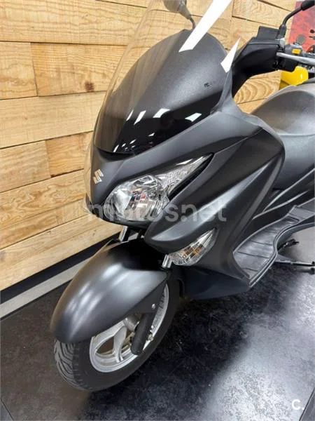 Suzuki Burgman 200 – Vista 6