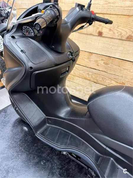 Suzuki Burgman 200 – Vista 7