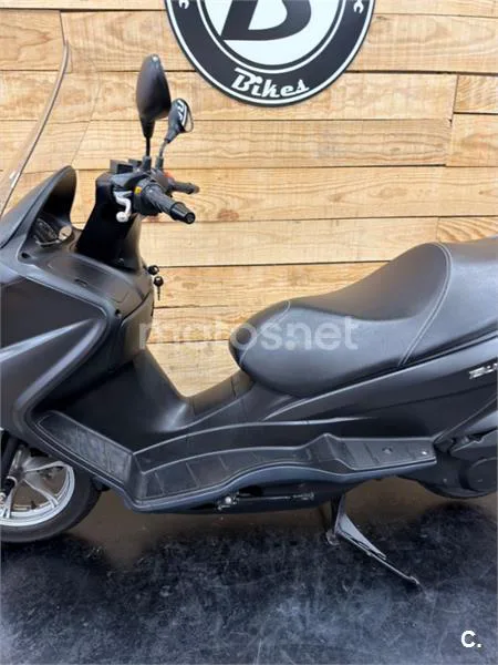 Suzuki Burgman 200 – Vista 9