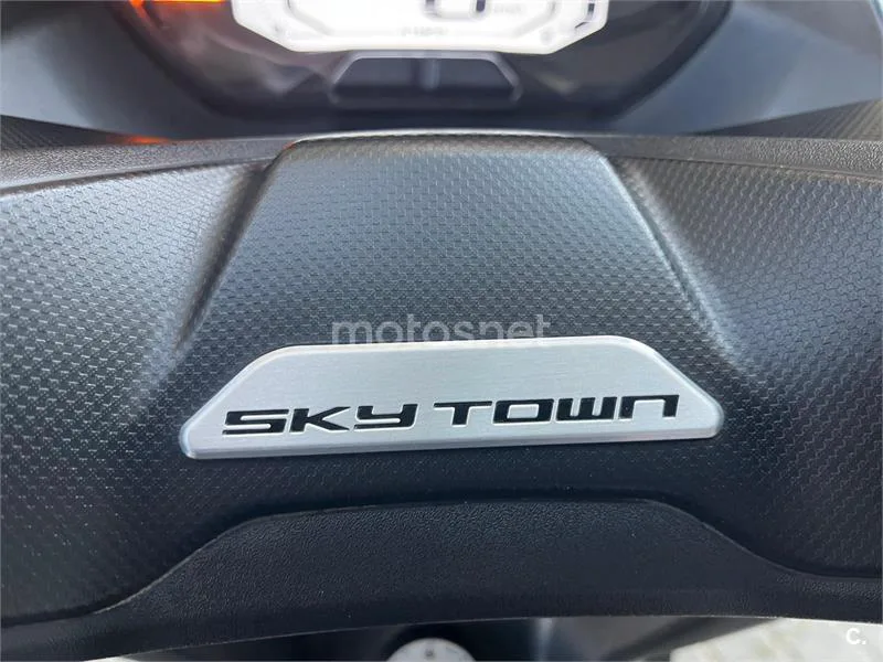 Kymco Sky Town 125 ABS – Vista 4