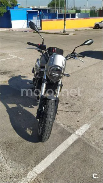 Benelli Leoncino 800 – Vista 2