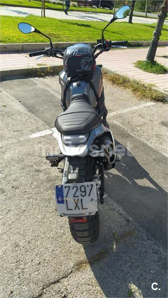 Benelli Leoncino 800 – Vista 3