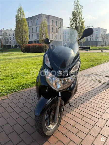 Suzuki BURGMAN 125 – Vista 7