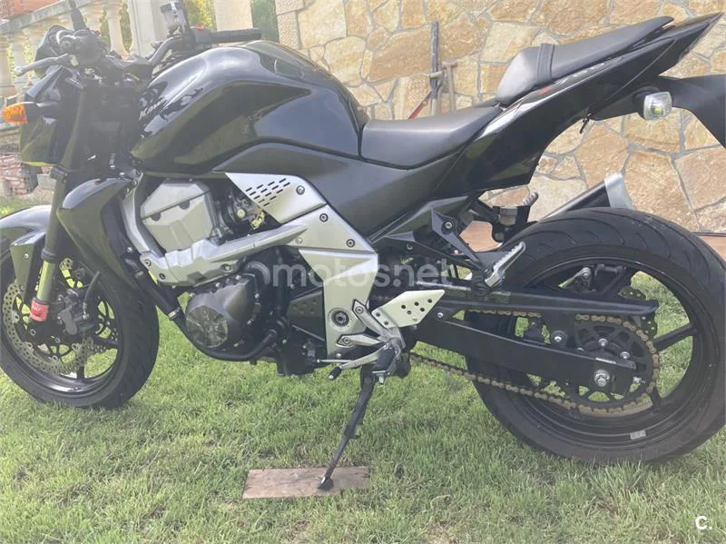 Kawasaki Z 750 – Vista 2