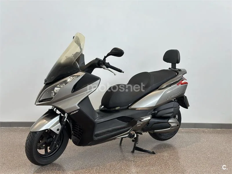 Kymco Super Dink 300i – Vista 3