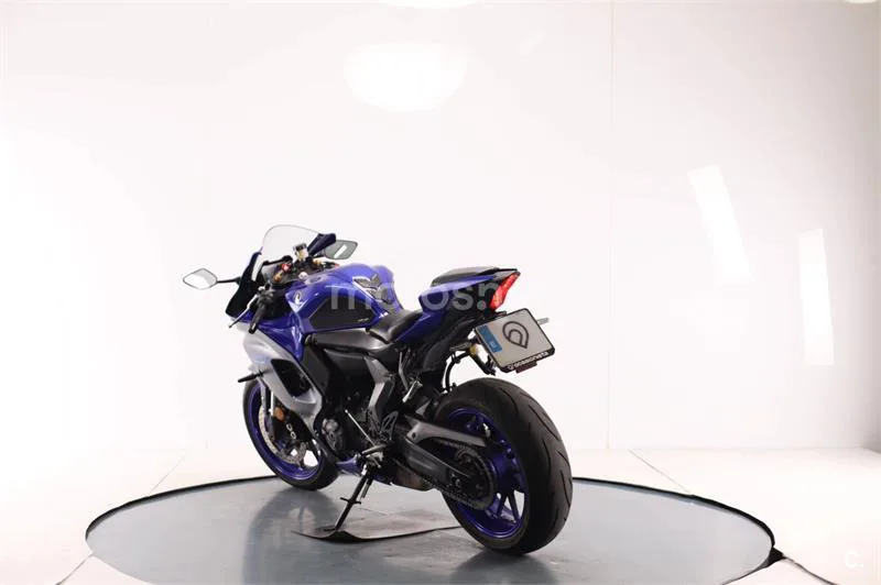 Yamaha R7 – Vista 3