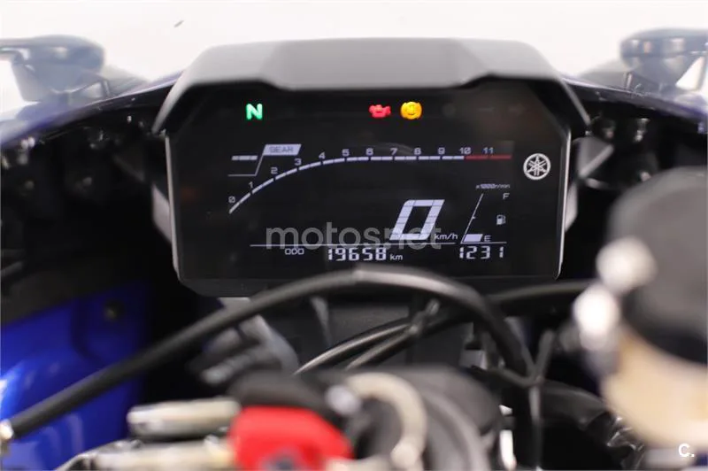 Yamaha R7 – Vista 5
