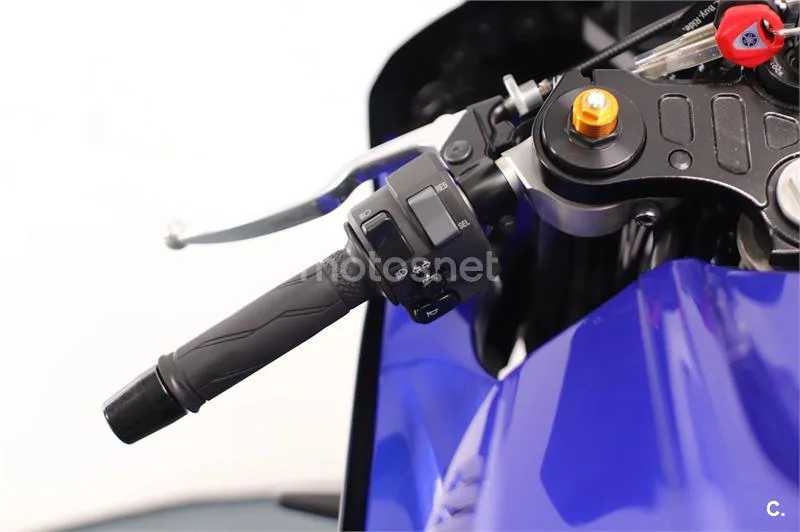 Yamaha R7 – Vista 7