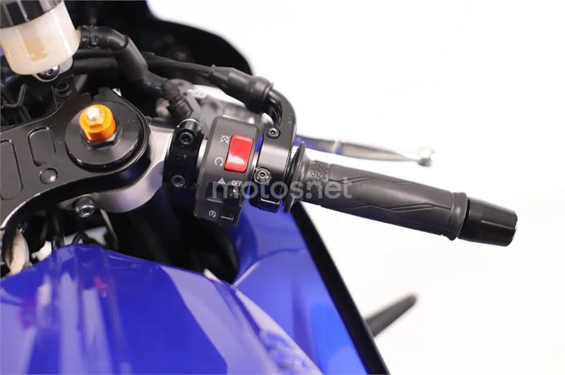 Yamaha R7 – Vista 8