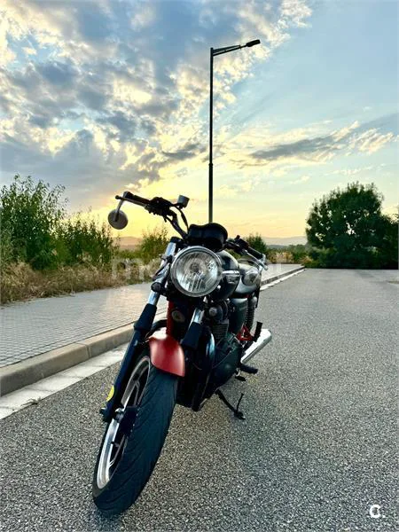 Triumph Bonneville SE – Vista 4