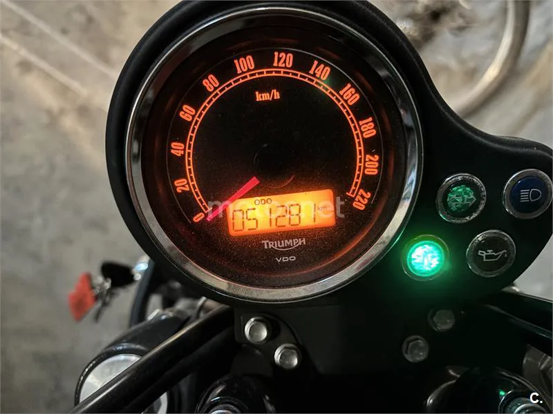 Triumph Bonneville SE – Vista 6