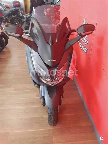Honda Forza 125 – Vista 3