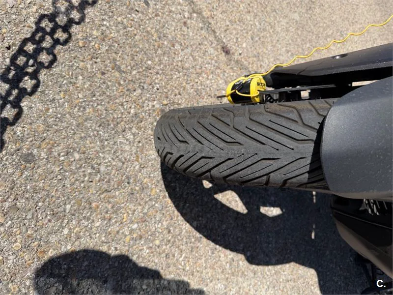 Yamaha XMAX 300 – Vista 6