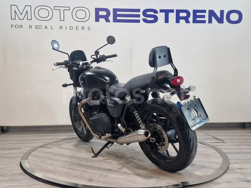 Triumph Street Twin – Vista 3