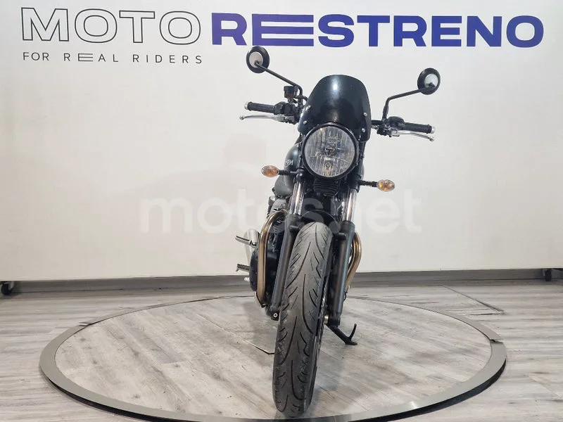 Triumph Street Twin – Vista 4