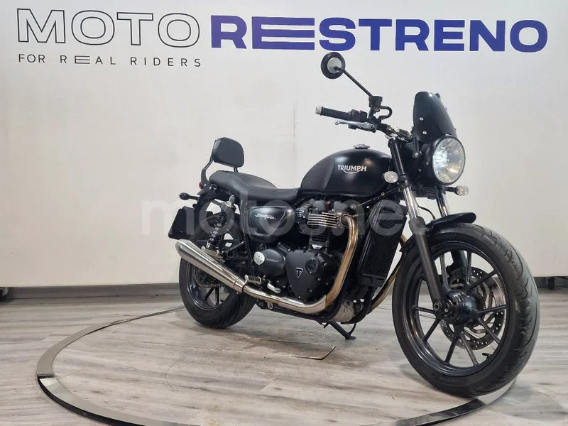 Triumph Street Twin – Vista 6