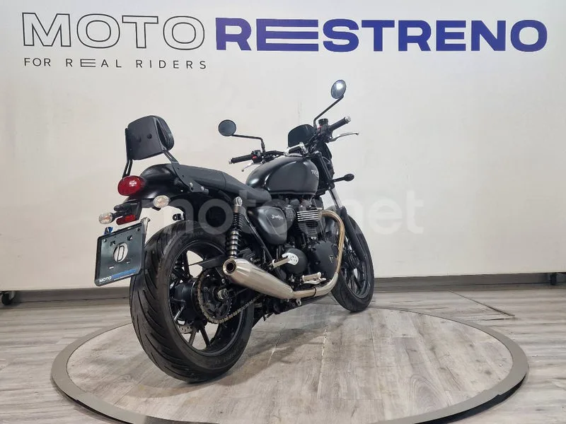 Triumph Street Twin – Vista 8