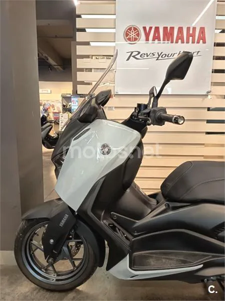 Yamaha XMAX 300 – Vista 7