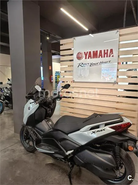 Yamaha XMAX 300 – Vista 8