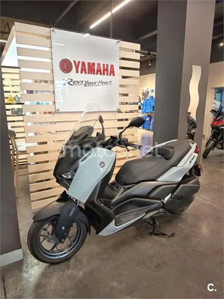 Yamaha XMAX 300 – Vista 9