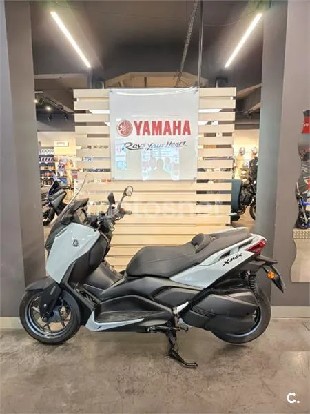 Yamaha XMAX 300 – Vista 10