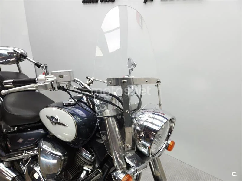 Suzuki Intruder C800 – Vista 13