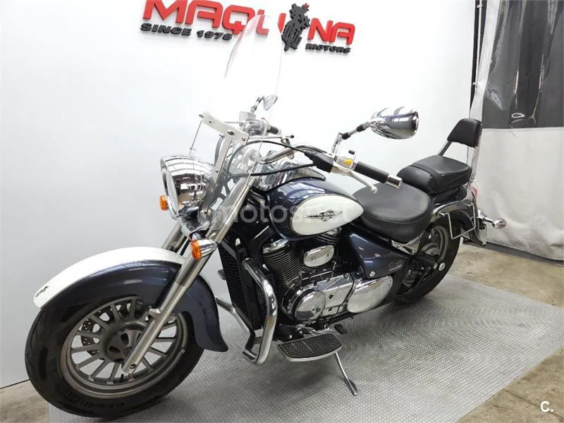 Suzuki Intruder C800 – Vista 15