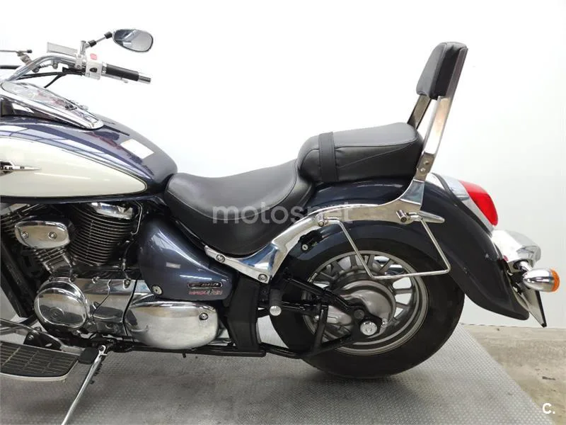 Suzuki Intruder C800 – Vista 18