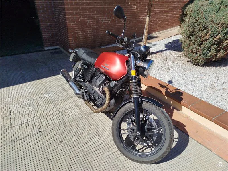 Moto Guzzi V7 II – Vista 2