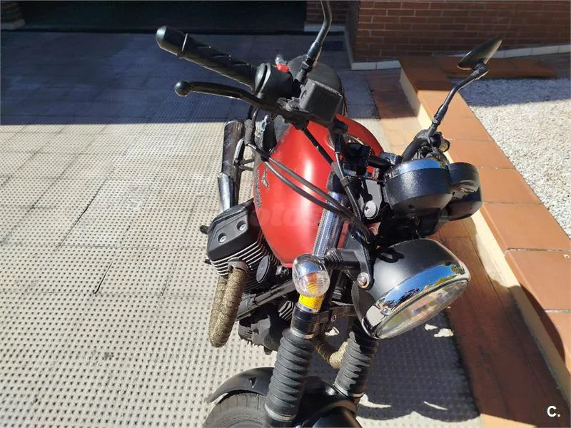 Moto Guzzi V7 II – Vista 3