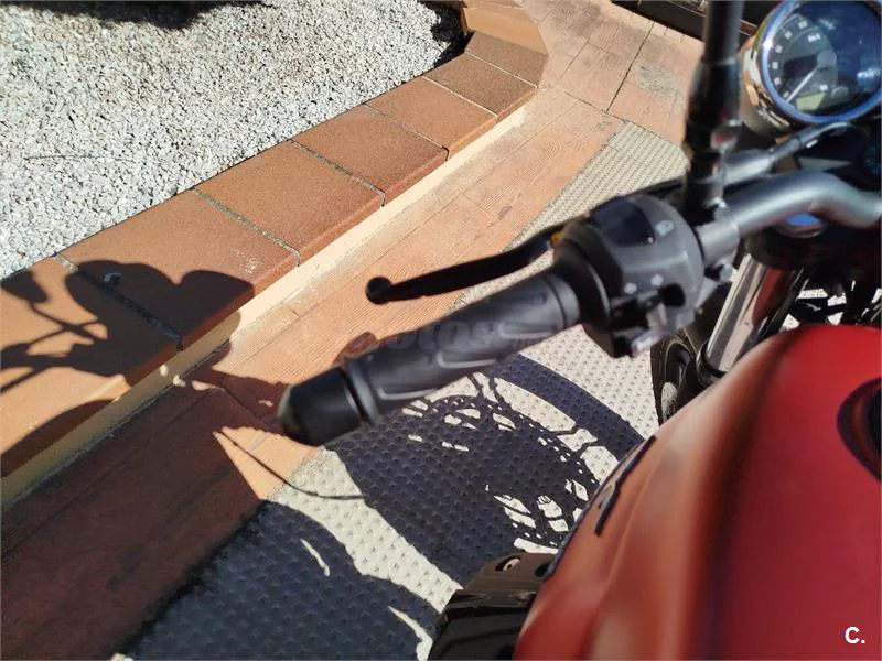 Moto Guzzi V7 II – Vista 7