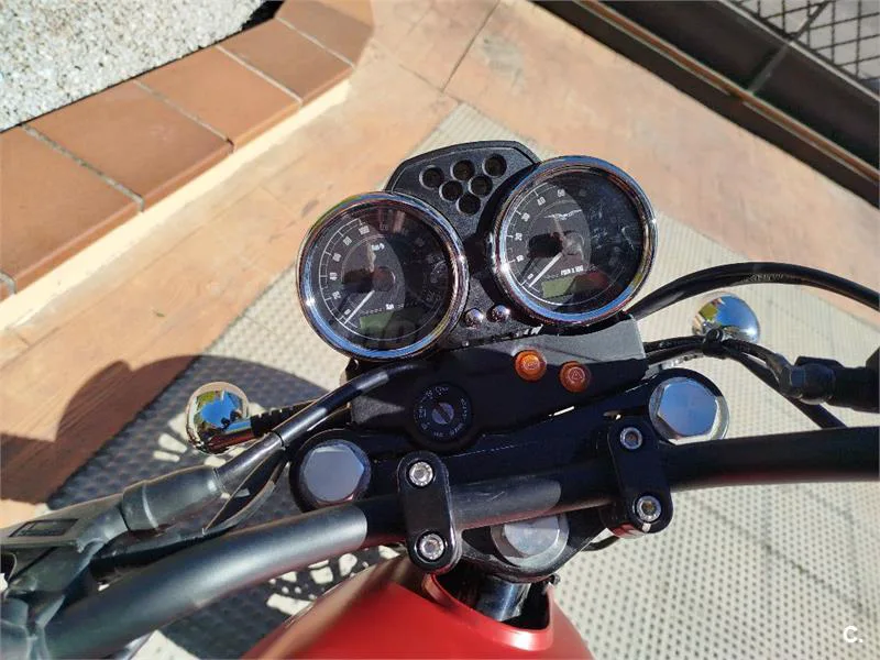 Moto Guzzi V7 II – Vista 9