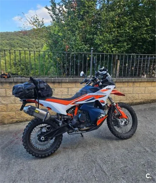 KTM 890 – Vista 2